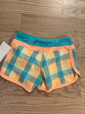 NWT Vintage Lululemon plaid shorts size 4.